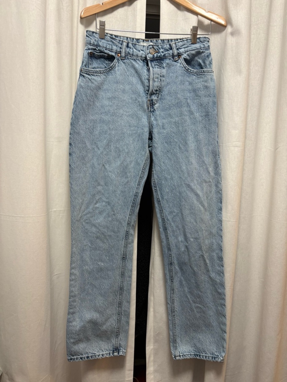 H&M Light Blue Straight-Leg Women’s Jeans